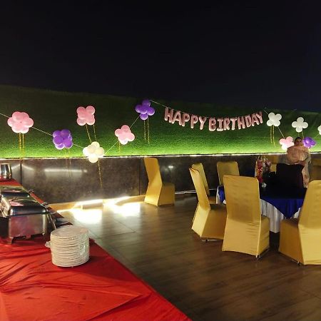 نيودلهي Airport Hotel Bollywood Paradise المظهر الخارجي الصورة